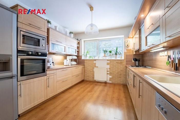 Prodej rodinného domu, Nupaky, K Parku, 156 m2