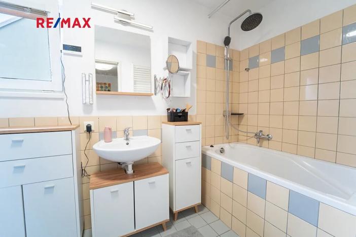 Prodej rodinného domu, Nupaky, K Parku, 156 m2