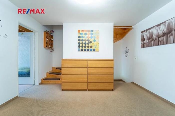 Prodej rodinného domu, Nupaky, K Parku, 156 m2