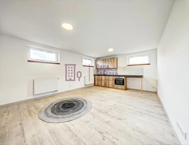 Pronájem výrobních prostor, Jarošov nad Nežárkou, 125 m2