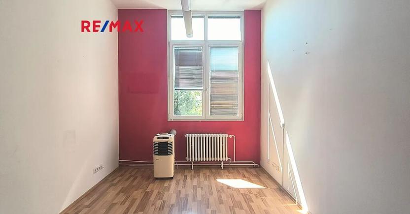 Pronájem kanceláře, Praha - Kobylisy, Horňátecká, 16 m2
