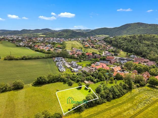 Prodej pozemku pro bydlení, Beroun, 1318 m2