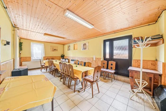 Prodej ubytování, Zálezly, 900 m2