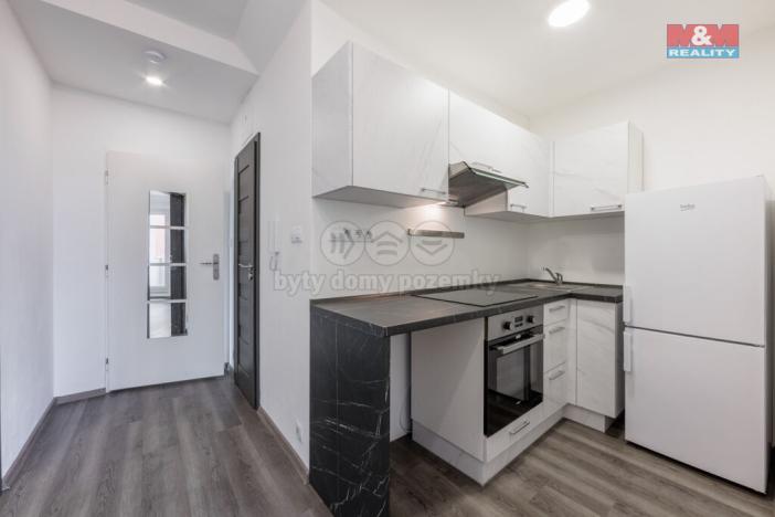 Pronájem bytu 2+1, Karlovy Vary, Charkovská, 49 m2