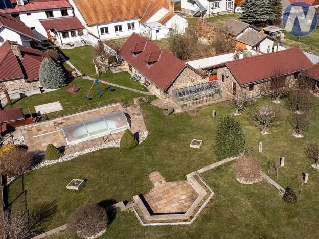 Prodej rodinného domu, Záblatí, 304 m2