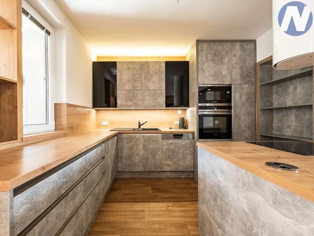 Prodej rodinného domu, Záblatí, 304 m2