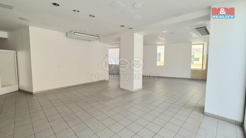 Pronájem obchodního prostoru, Kladno, Komenského, 121 m2