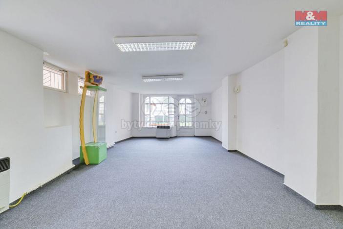 Pronájem obchodního prostoru, Mariánské Lázně, Hlavní třída, 35 m2