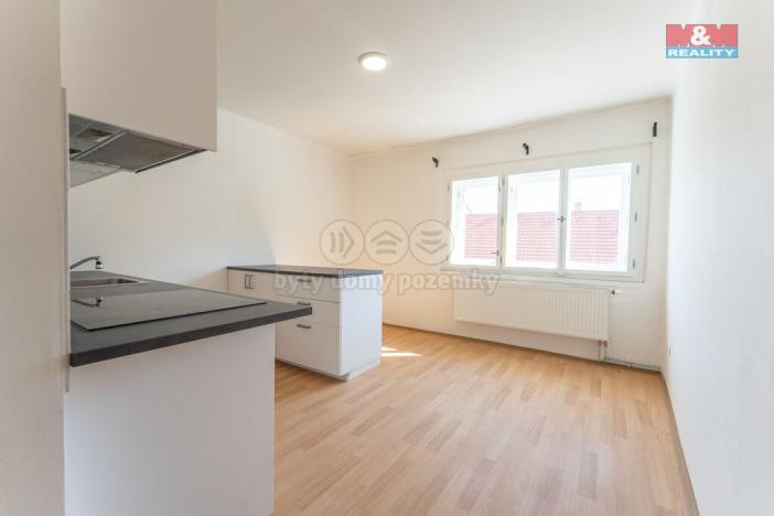 Prodej rodinného domu, Liběchov, nám. V. Levého, 1120 m2