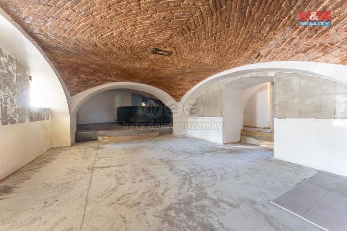 Prodej činžovního domu, Liběchov, nám. V. Levého, 1120 m2