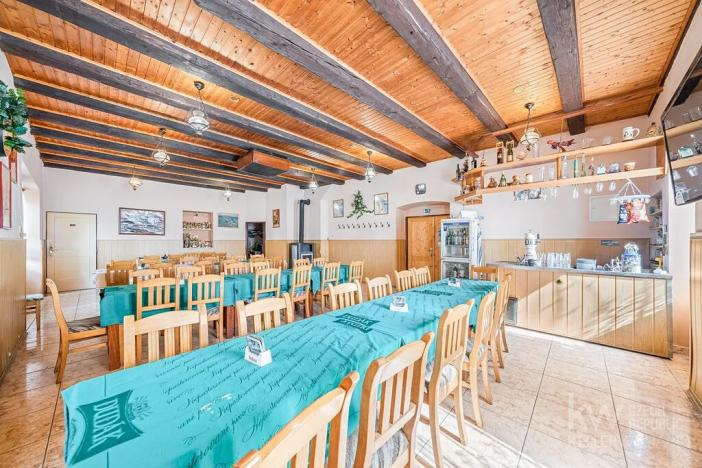 Prodej vícegeneračního domu, Zálezly, 900 m2