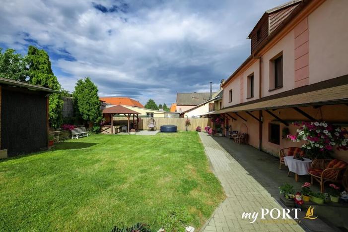 Prodej vícegeneračního domu, Chyše, Žižkovo náměstí, 322 m2