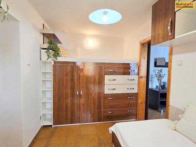 Prodej bytu 3+1, Dobříš, Mírové náměstí, 59 m2