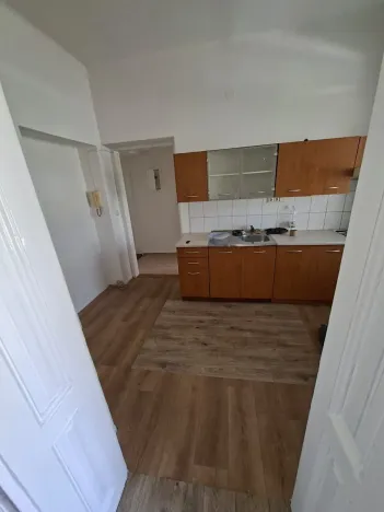 Pronájem bytu 2+1, Staré Město, Nádražní, 55 m2