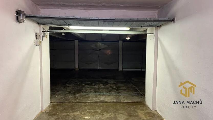 Prodej garáže, Zlín, Bartošova, 18 m2