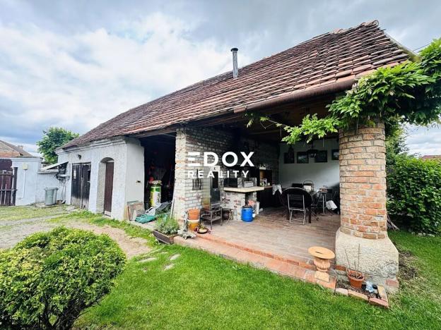 Prodej rodinného domu, Chrást, 280 m2