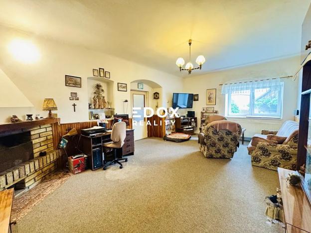 Prodej rodinného domu, Chrást, 280 m2