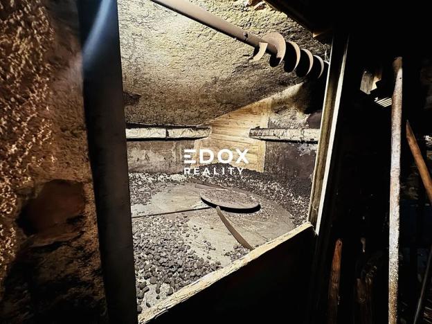 Prodej rodinného domu, Chrást, 280 m2