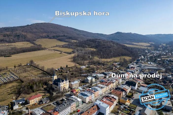 Prodej rodinného domu, Zlaté Hory, nám. Svobody, 300 m2