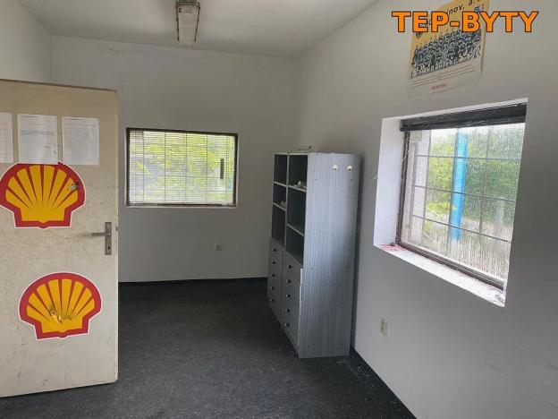 Prodej obchodního prostoru, Bystřany, 831 m2