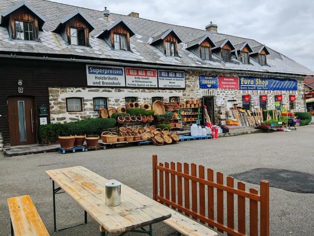 Prodej obchodního prostoru, Strážný, 400 m2