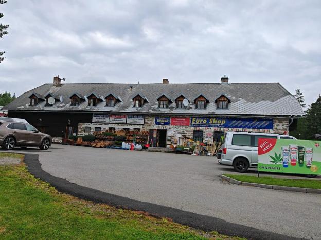 Prodej obchodního prostoru, Strážný, 400 m2