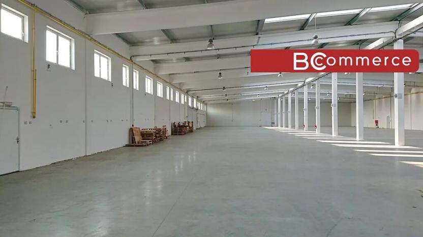 Pronájem skladu, Kuřim, 2400 m2