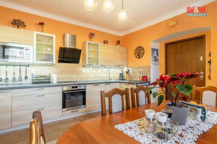 Prodej činžovního domu, Mimoň, nám. 1. máje, 120 m2