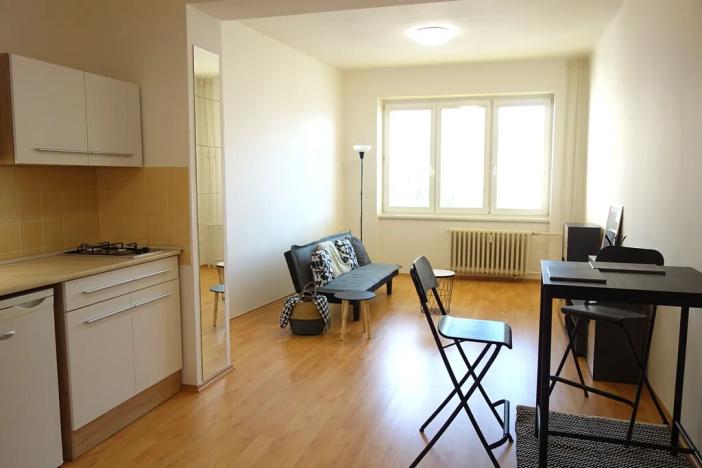 Pronájem bytu 1+kk, Praha - Vršovice, náměstí Svatopluka Čecha, 33 m2