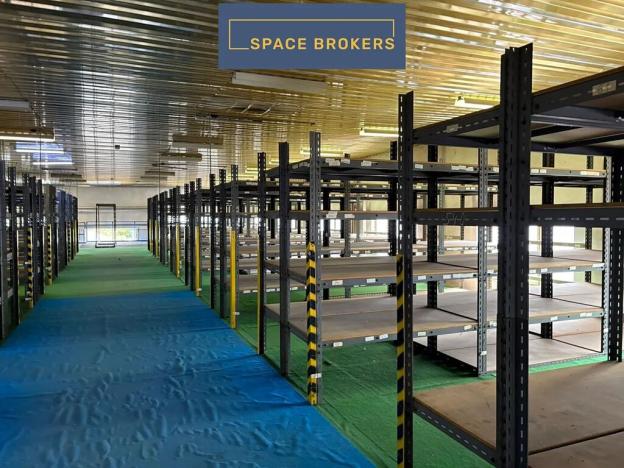 Pronájem skladu, Mělník, 1300 m2