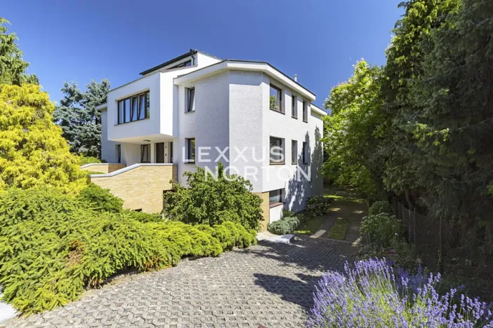 Pronájem vily, Praha - Lhotka, Na dlouhé mezi, 280 m2