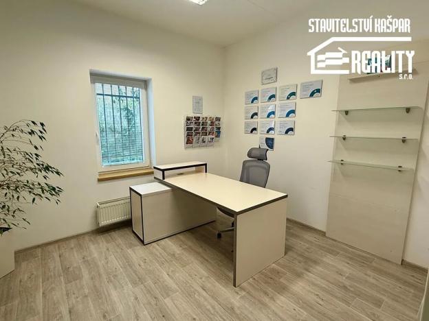 Pronájem obchodního prostoru, Chrudim, Obce Ležáků, 146 m2