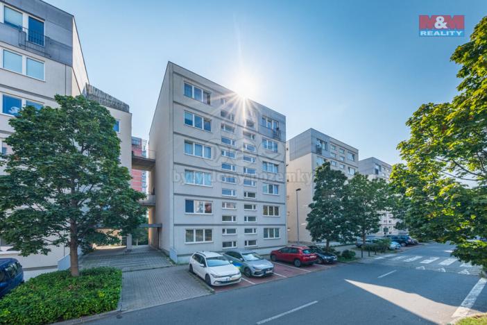 Prodej garážového stání, Praha, Názovská, 18 m2