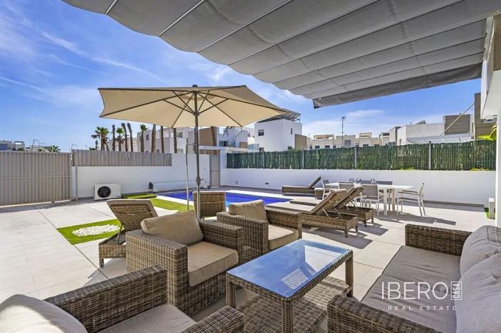 Prodej rodinného domu, Guardamar del Segura, Španělsko, 104 m2