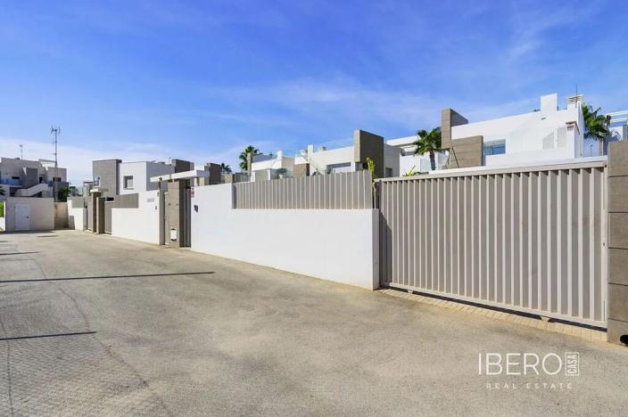 Prodej rodinného domu, Guardamar del Segura, Španělsko, 104 m2