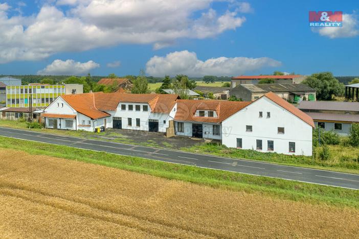 Prodej rodinného domu, Krakovany, 780 m2