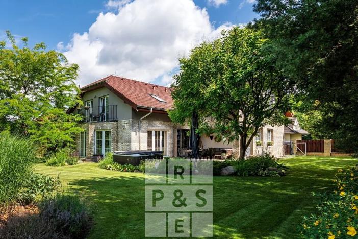 Prodej rodinného domu, Průhonice, Pod Valem II., 243 m2