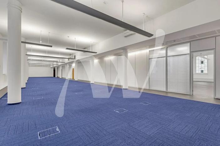 Pronájem kanceláře, Praha - Karlín, Křižíkova, 388 m2