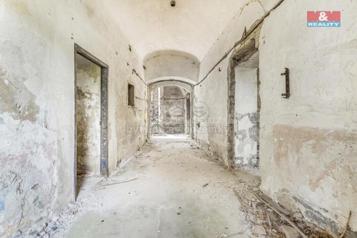 Prodej historického objektu, Zvoleněves, 5000 m2