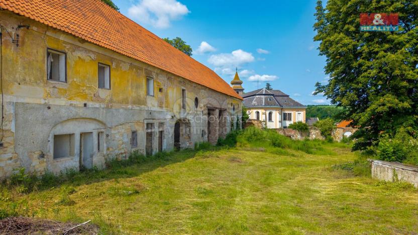 Prodej komerčního pozemku, Zvoleněves, 18484 m2