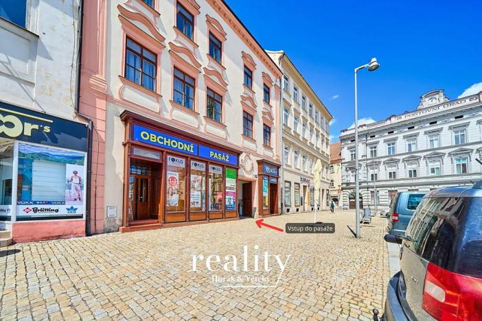 Pronájem obchodního prostoru, Znojmo, Horní náměstí, 31 m2
