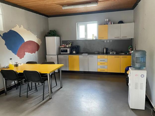 Pronájem výrobních prostor, Tachlovice, Karlštejnská, 28800 m2