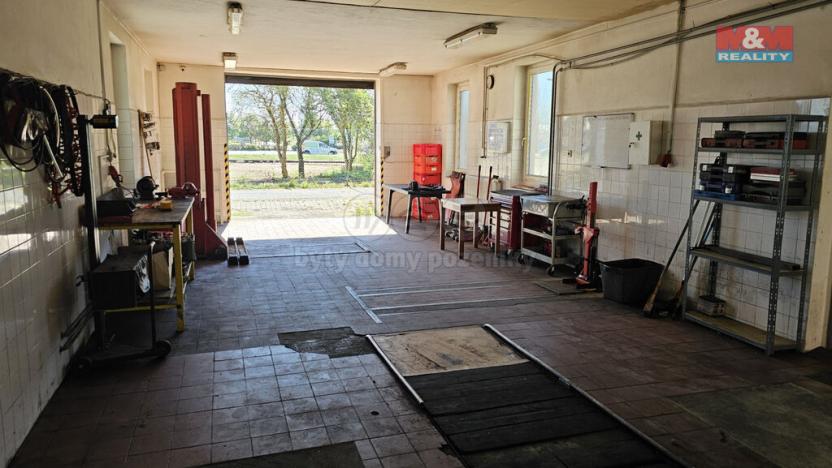 Pronájem obchodního prostoru, Chrášťany, U Cihelny, 100 m2