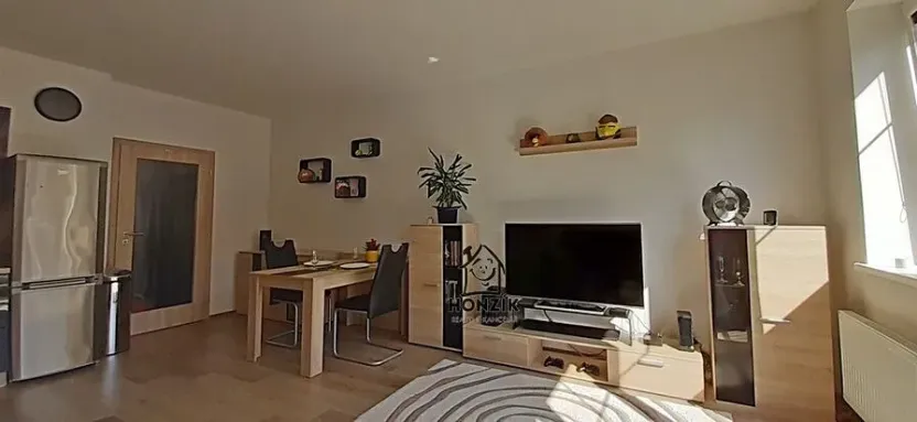 Prodej bytu 1+kk, Strančice, Náměstí Emila Kolbena, 37 m2