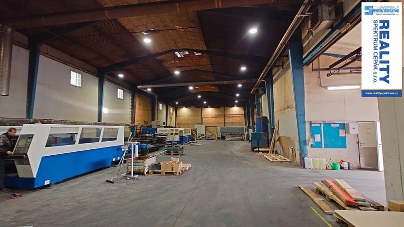 Pronájem skladu, Lišov, Hůrecká, 1768 m2