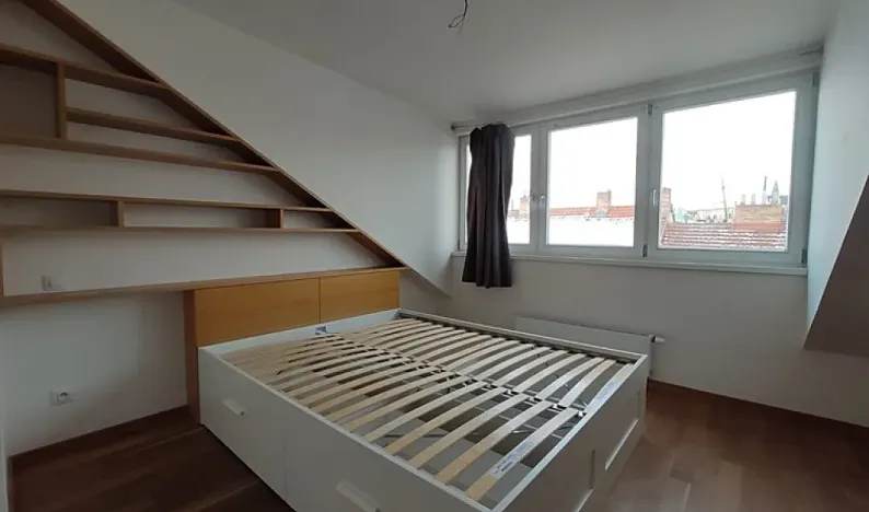 Pronájem bytu 3+1, Praha - Vyšehrad, Neklanova, 85 m2
