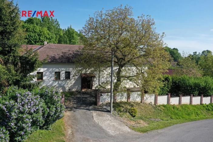 Prodej rodinného domu, Janůvky, 457 m2