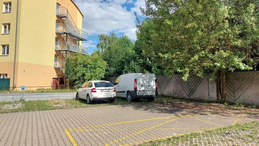 Prodej garážového stání, Klecany, 12 m2