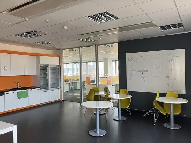 Pronájem kanceláře, Brno, Holandská, 250 m2