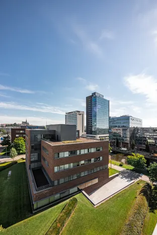 Pronájem kanceláře, Brno, Holandská, 872 m2